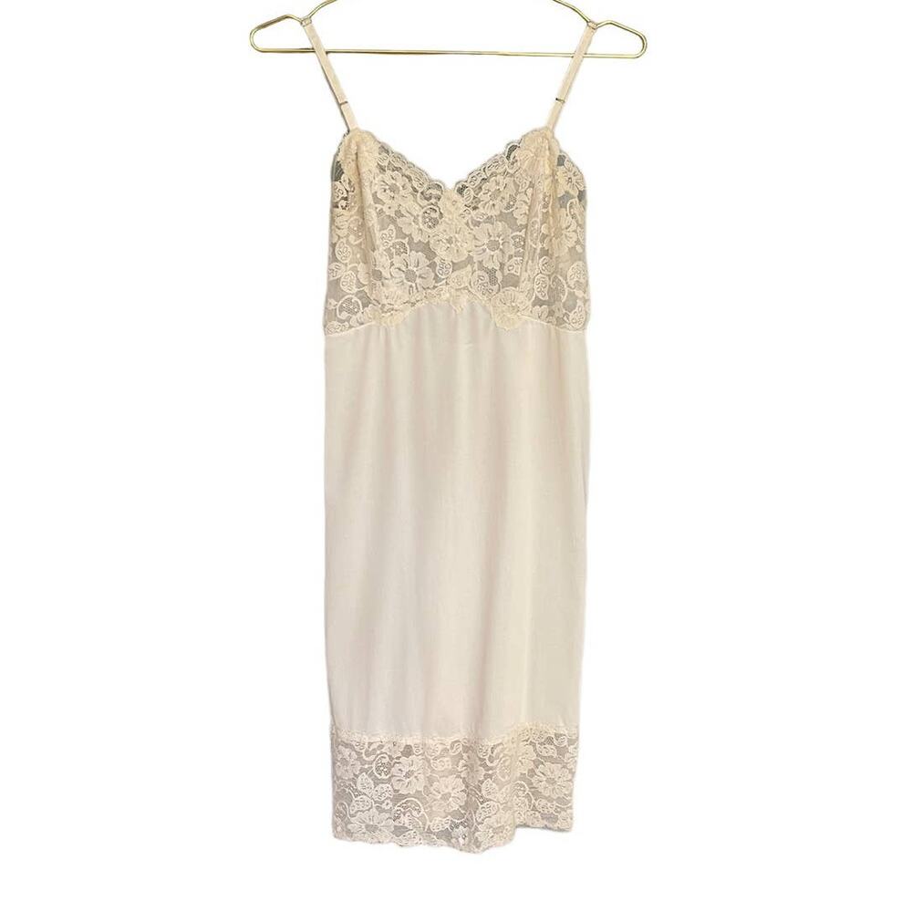 Vintage Van Roalte slip size 32